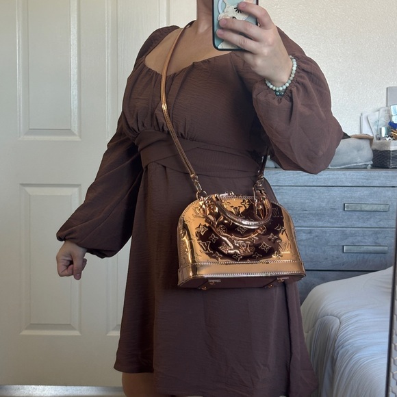 🦄Limited Edition Louis Vuitton Miroir Copper Rose Gold Alma BB Crossbody🦄 - Picture 9 of 10